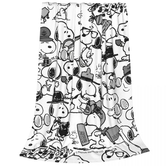Peanuts Snoopy Collection Flannel Blanket – Cozy Cartoon Throw for All Ages