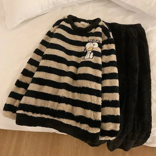 Cozy Snoopy Ladies Autumn/Winter Cartoon Home Clothes Set
