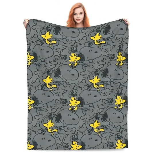 Cozy Peanuts Snoopy &amp; Woodstock Coral Fleece Blanket – Perfect for All Seasons