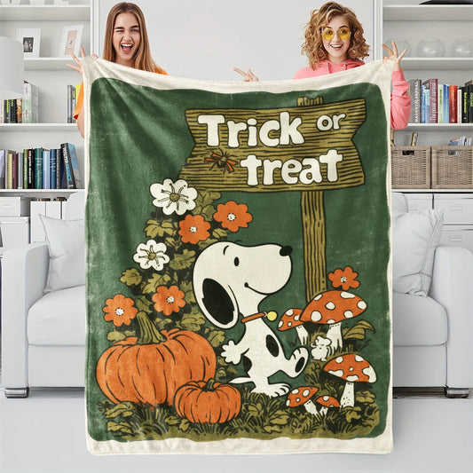 Snuggle in Style with the Peanuts Snoopy Flannel Plush Blanket